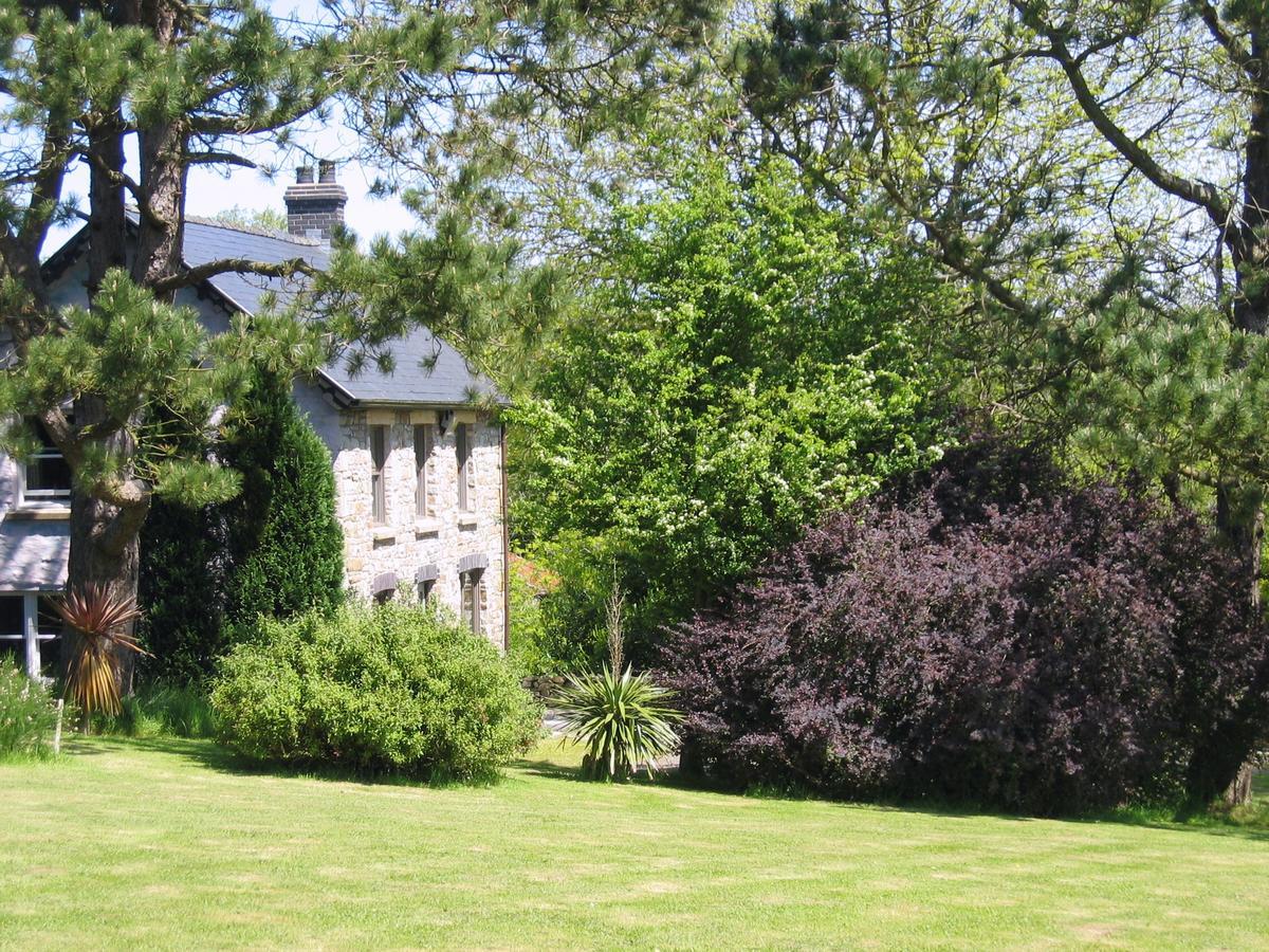 Ffynnon Fendigaid Bed And Breakfast Aberporth Buitenkant foto